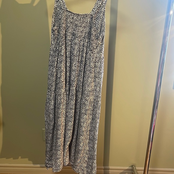 Navy blue and white flowy summer dress midi length - Picture 4 of 6